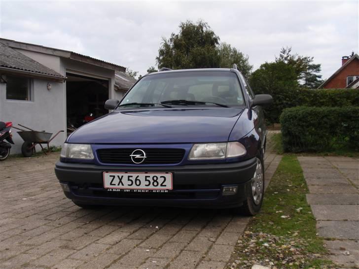 Opel astra f - her er min fine astra fra 95 billede 1