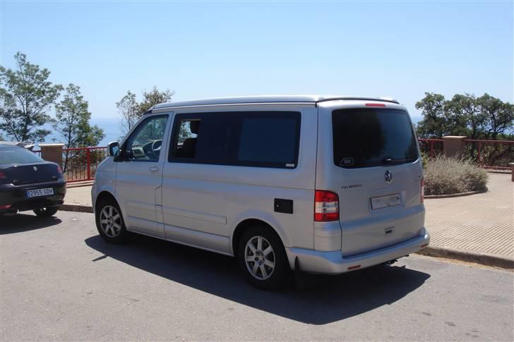 VW T5 California TDI 4Motion - En rast på en kystvej udenfor Barcelona billede 8