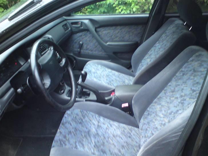 Toyota Carina e billede 9