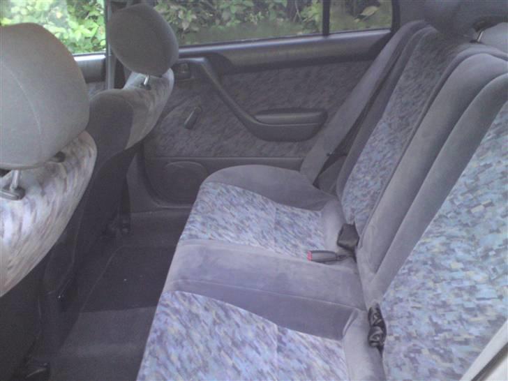 Toyota Carina e billede 10