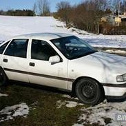 Opel Vectra A 2.0i GLS