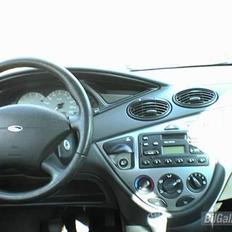 Ford Focus 2.0i trend