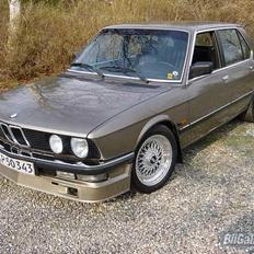 BMW 525i