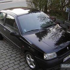 Renault Clio..(SOLGT)