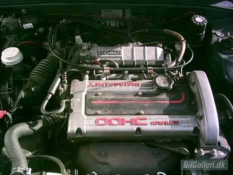 Mitsubishi Colt 1,8 Gti - Jaaah det er så den "lille" motor :D billede 1