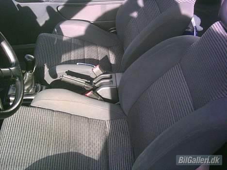 Mitsubishi Colt 1,8 Gti - Ved ikk om det er til at se på billederne, men den er UTOLIG Velholdt. har lige købt den af min afdøde farfar, så vildt har den ikk kørt før...! billede 7