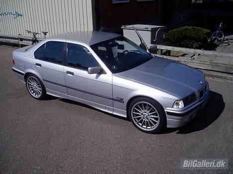 BMW 325i SOLGT! billede 3