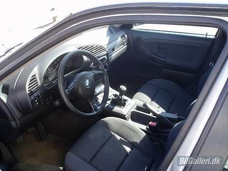 BMW 325i SOLGT! billede 5