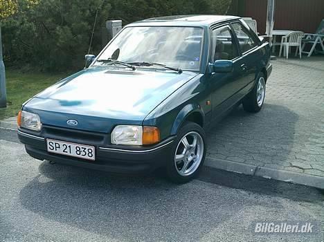 Ford Escort CL SOLGT billede 1