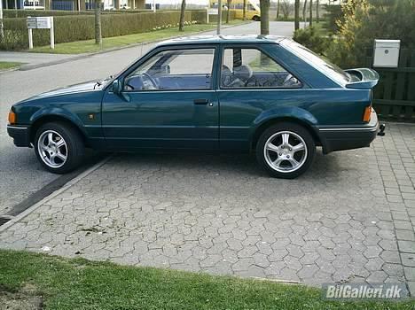 Ford Escort CL SOLGT billede 3