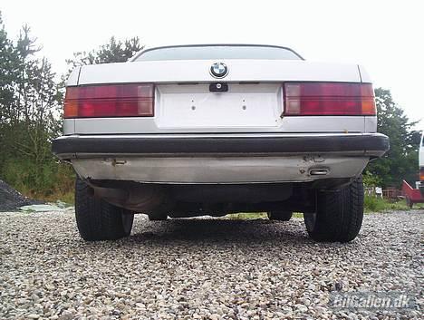 BMW 2,7 eta SOLGT=) - den ser lidt for fræk ud med de brede 17gange 10" fælge billede 12