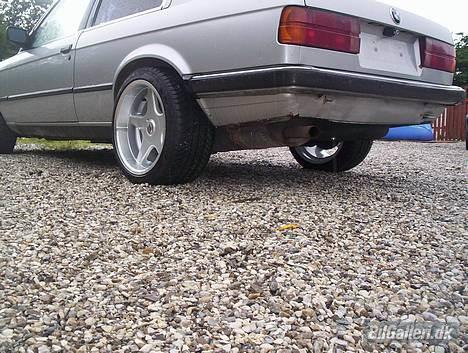 BMW 2,7 eta SOLGT=) - set fra numsen:P der er der bare den kedelige standard potte billede 15