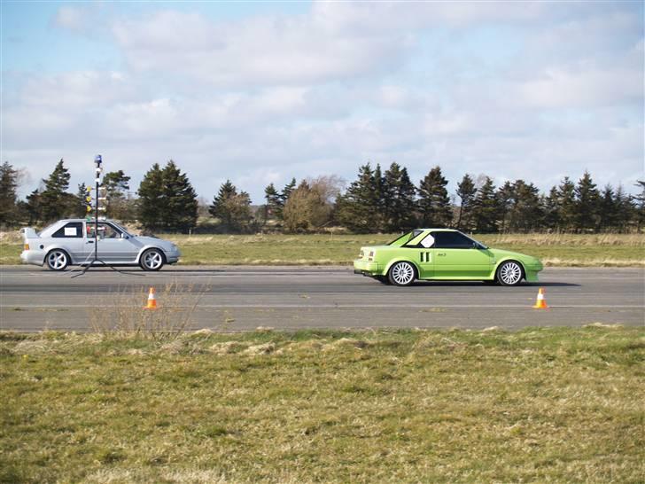 Toyota MR2 Turbo  -Trackday bil- - "Juletræet" forlades hurtigt. Her får Henriks RS turbo baghjul :-) (Lindtorp 2007) Se link til video under bemærkninger billede 18