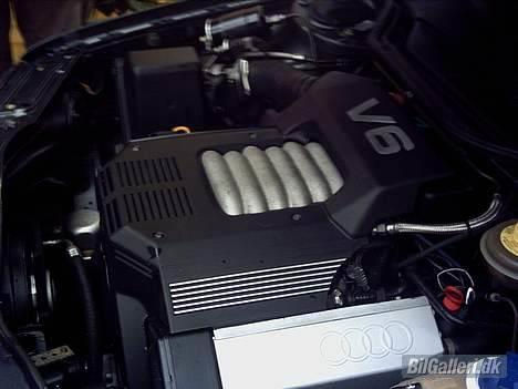 Audi 100 - Her er så reaktoren der driver det hele. billede 7