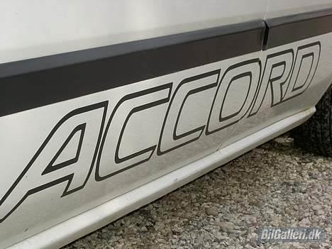 Honda Accord EX (Til salg) - Accord skrift på siden. billede 6