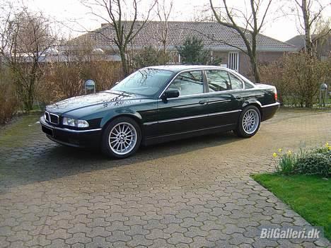 BMW 740i *SOLGT* billede 10
