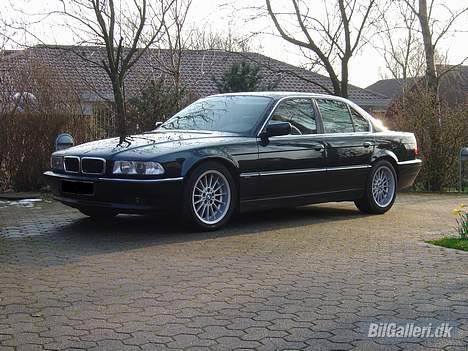 BMW 740i *SOLGT* billede 12