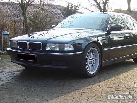 BMW 740i *SOLGT* billede 13