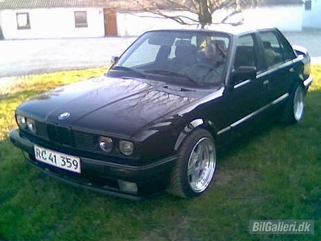 BMW E30 billede 1