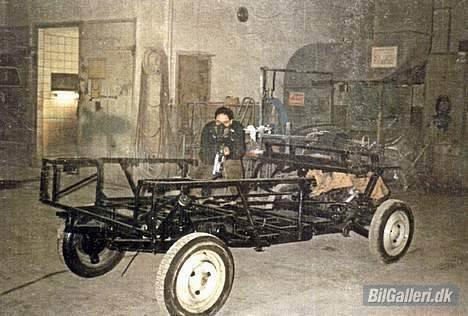 Citroën    Méhari - Rustbeskyttelse sprøjtes på rør-ramme. billede 17