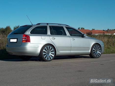 Skoda Octavia II Combi *SOLGT* billede 1