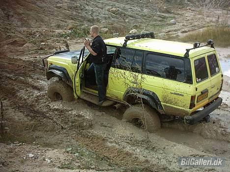 Toyota landcruiser (død) - brilleabe:-) det er så mig selv, der ikke sidder fast:-) billede 20