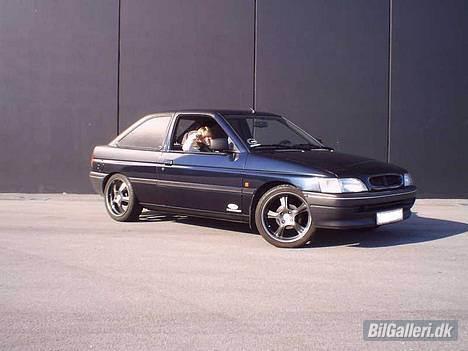 Ford Escort (kurtklorin) Solgt billede 11