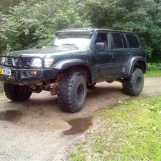 Nissan Patrol Y61 Artic Truck