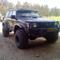 Nissan Patrol Y61 Artic Truck