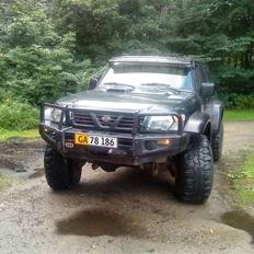 Nissan Patrol Y61 Artic Truck