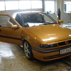 Opel Vectra a 2,0 16v GT