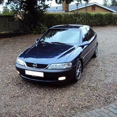 Opel vectra b 2,0 16v elegance
