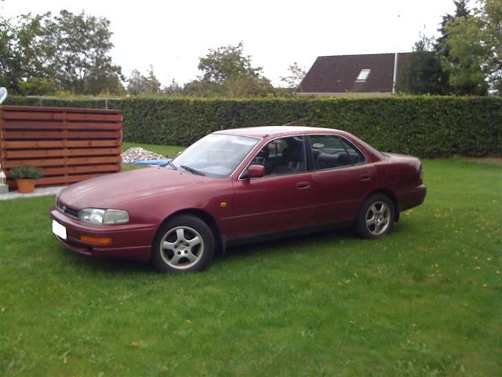 Toyota Camry 2,2 GL  - Fin af en første bil at være :D  billede 2