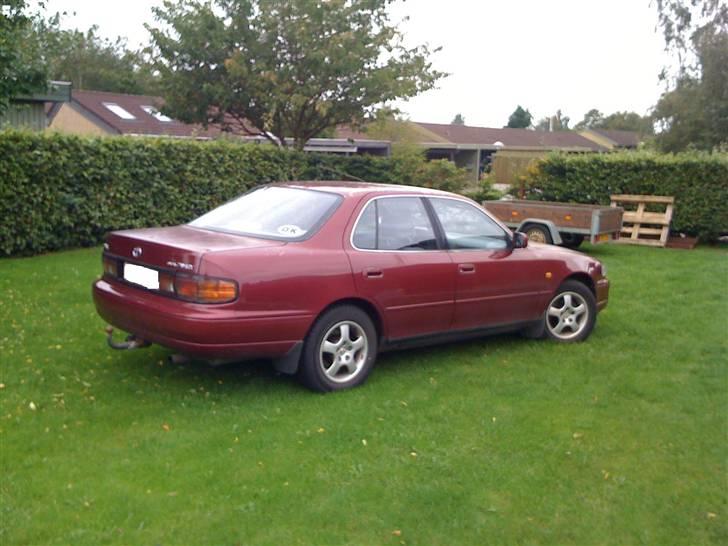 Toyota Camry 2,2 GL  - Fin af en første bil at være :D  billede 4