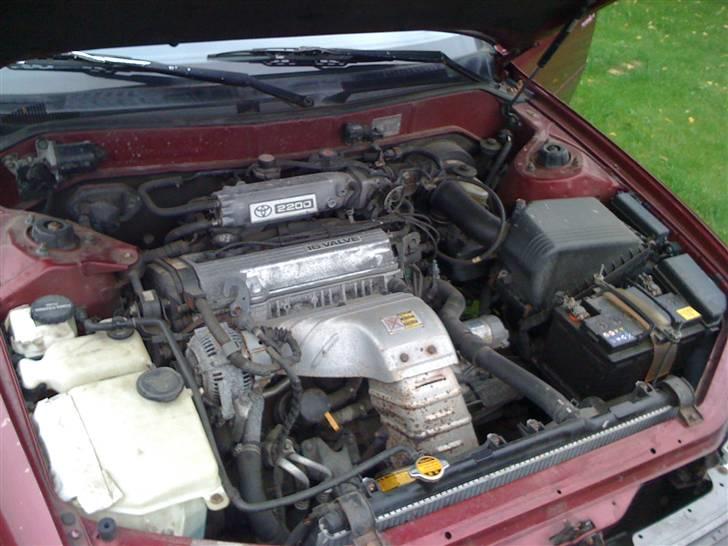 Toyota Camry 2,2 GL  - Motoren går upåklageligt trods dens 3+++++ km bag sig  billede 6