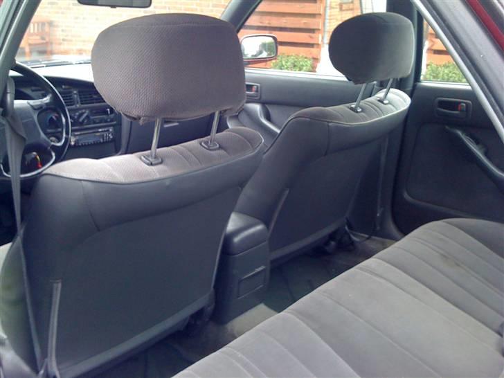 Toyota Camry 2,2 GL  - SÅ grimt intræk men det skal også laves om  billede 8