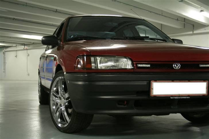 Mazda 323 billede 4