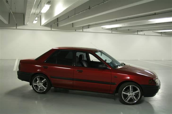 Mazda 323 billede 5