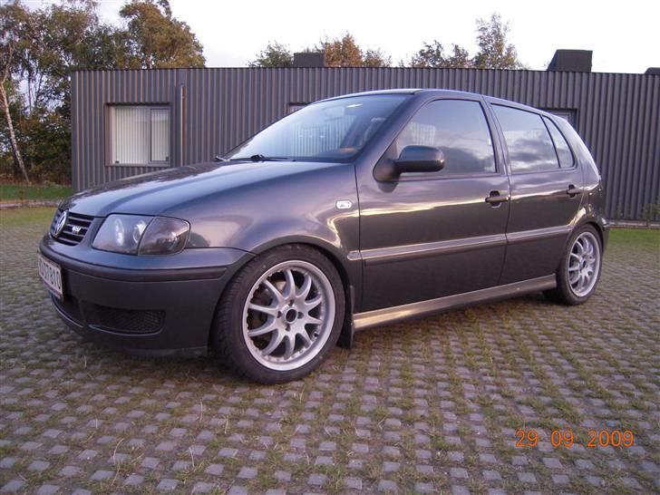 VW Polo 6n2 100Hk 5d (Solgt) - nye billede af bilen efter den har fået fælge gevindundervogn på og sænket billede 8