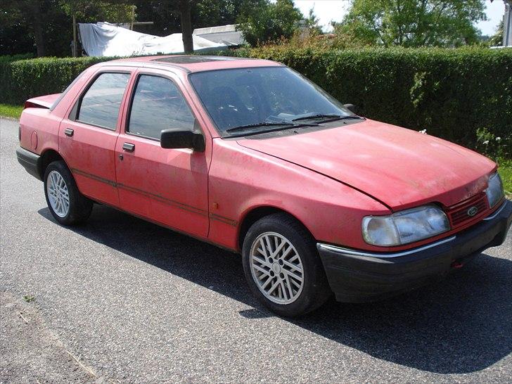 Ford sierra drift (BISSEN) - da jeg lige havde hente den. den var lidt høj den gang  men der er sket lidt siden billede 20