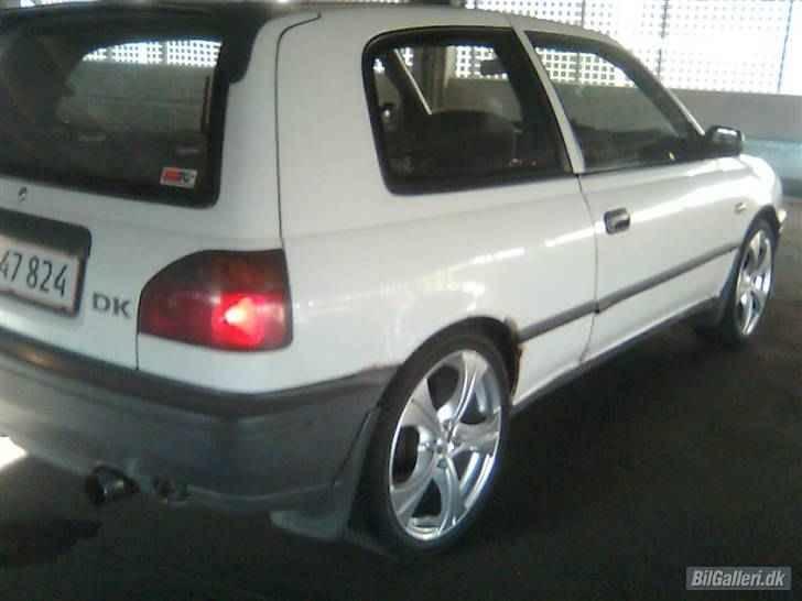 Nissan sunny n14 skrottet billede 4