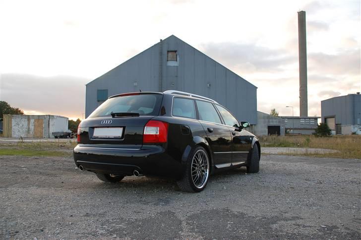 Audi S4 V8 4.2 Quattro *SOLGT* billede 2