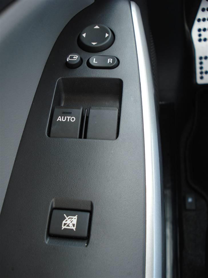 Mazda 2 - 1,3 Advance, 5 dørs *SOLGT* - El-ruder foran og elektronisk justering af sidespejle... billede 14