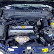 Opel Vectra 1,8 16v [TOTAL SKADET]
