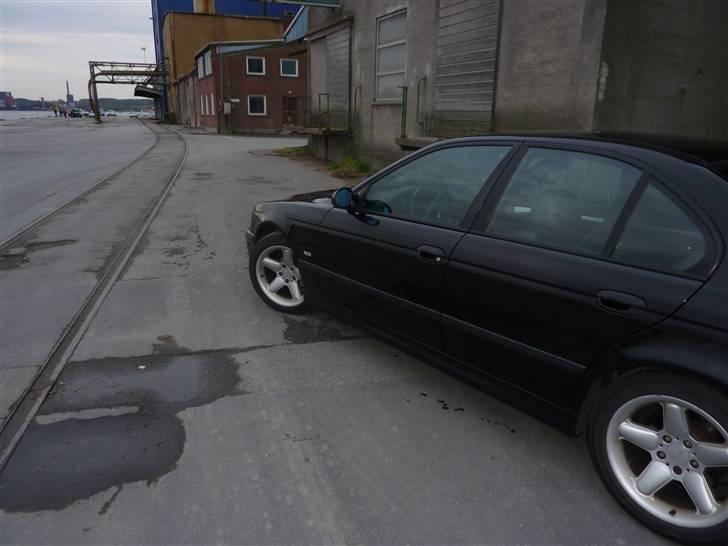 BMW E39 528i SOLGT billede 4