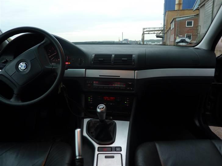 BMW E39 528i SOLGT billede 8