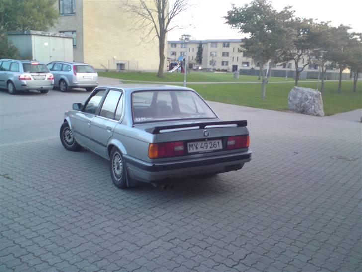 BMW 318i E30 BYTTET billede 3