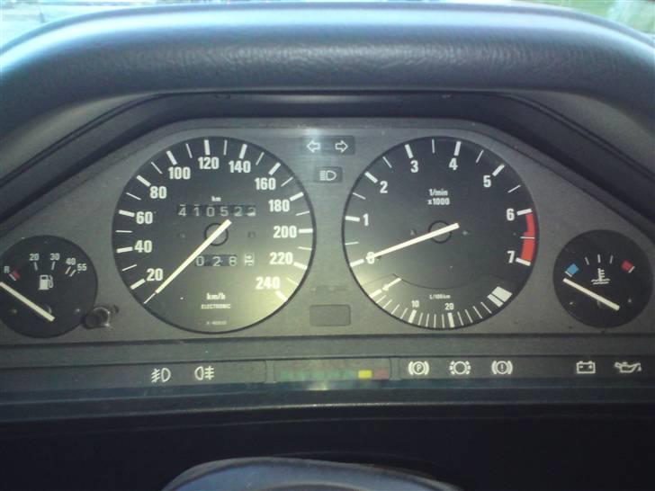BMW 318i E30 BYTTET billede 8