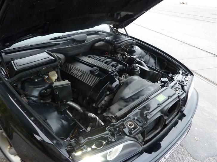 BMW E39 528i SOLGT billede 13