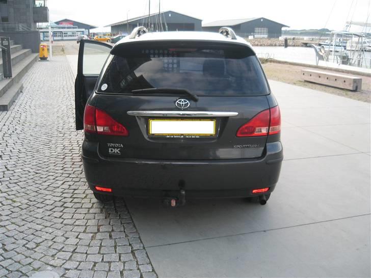 Toyota Avansis Sportsvan (SOLGT) billede 8